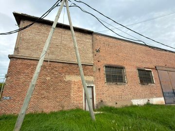 ALQUILER DE GALPÓN / DEPÓSITO EN QUILMES OESTE
