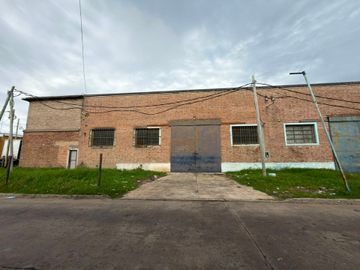ALQUILER DE GALPÓN / DEPÓSITO EN QUILMES OESTE