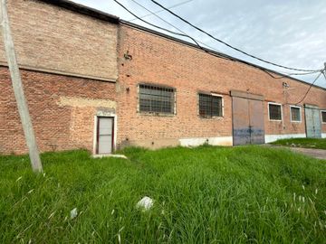 ALQUILER DE GALPÓN / DEPÓSITO EN QUILMES OESTE