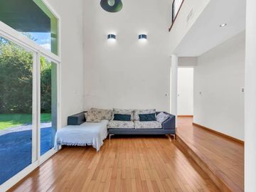 Venta Casa 5 amb. Bº Cerrado Santa Ana Fco.Alvarez