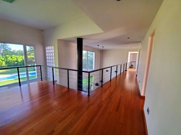 Venta Casa 5 amb. Bº Cerrado Santa Ana Fco.Alvarez