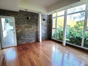 Venta Casa 5 amb. Bº Cerrado Santa Ana Fco.Alvarez