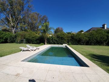 Venta Casa 5 amb. Bº Cerrado Santa Ana Fco.Alvarez