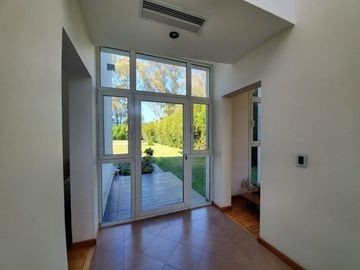 Venta Casa 5 amb. Bº Cerrado Santa Ana Fco.Alvarez