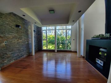 Venta Casa 5 amb. Bº Cerrado Santa Ana Fco.Alvarez