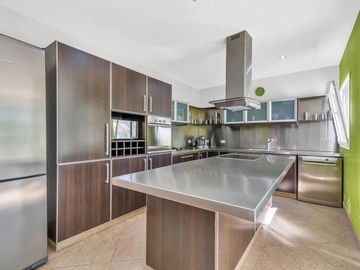 Venta Casa 5 amb. Bº Cerrado Santa Ana Fco.Alvarez