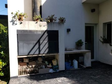 Venta Casa 5 amb. Bº Cerrado Santa Ana Fco.Alvarez
