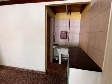 ALQUILER Local Comercial al Frente de 30 m²