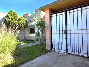Casa 4 amb/Jardín/cocheras. Única! Caseros