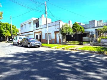 Casa 4 amb/Jardín/cocheras. Única! Caseros
