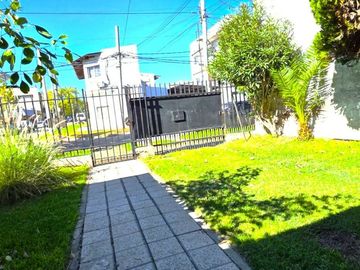 Casa 4 amb/Jardín/cocheras. Única! Caseros