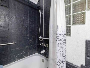 VENTA SEMIPISO 4 AMB  COCHERA EXCELENTE UBICACION