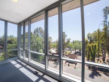 OFICINAS 960 m2 PLANTA LIBRE   OLIVOS 18 cocheras