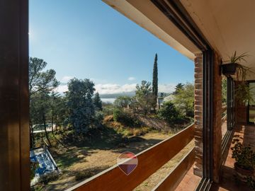 VENTA CASA+ DPTO+ PILETA VILLA PARQUE SIQUIMAN CBA