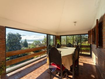 VENTA CASA+ DPTO+ PILETA VILLA PARQUE SIQUIMAN CBA