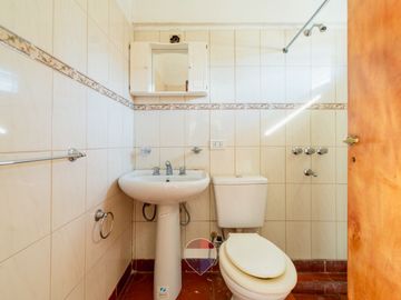 VENTA CASA+ DPTO+ PILETA VILLA PARQUE SIQUIMAN CBA