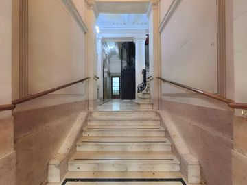 Venta 5 ambientes de categoría edificio histórico