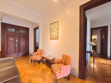 Venta 5 ambientes de categoría edificio histórico