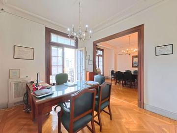 Venta 5 ambientes de categoría edificio histórico