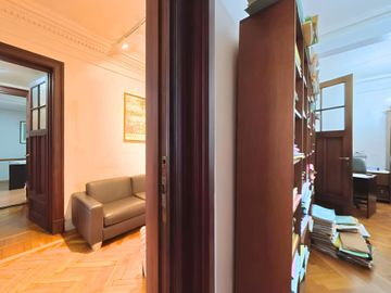 Venta 5 ambientes de categoría edificio histórico