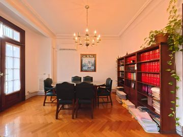 Venta 5 ambientes de categoría edificio histórico
