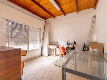 CASA 5 AMBIENTES EN VENTA EN CASEROS OPORTUNIDAD