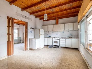 CASA 5 AMBIENTES EN VENTA EN CASEROS OPORTUNIDAD