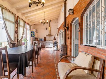CASA 5 AMBIENTES EN VENTA EN CASEROS OPORTUNIDAD