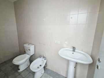 PH EN BLOCK 6 DPTOS 2 OFICINAS-1° Y 2° PISO FLORES