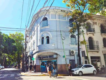 PH EN BLOCK 6 DPTOS 2 OFICINAS-1° Y 2° PISO FLORES