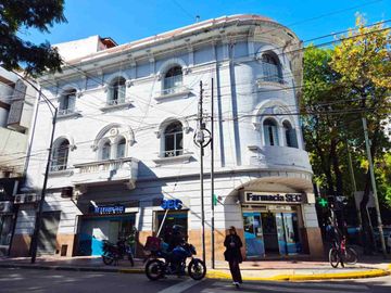 PH EN BLOCK 6 DPTOS 2 OFICINAS-1° Y 2° PISO FLORES
