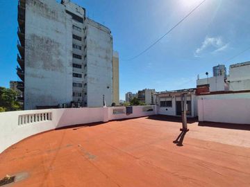 PH EN BLOCK 6 DPTOS 2 OFICINAS-1° Y 2° PISO FLORES
