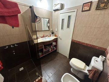 CASA 5 AMBIENTES VENTA LLAVALLOL LOMAS DE ZAMORA