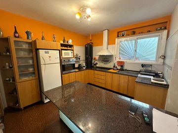 CASA 5 AMBIENTES VENTA LLAVALLOL LOMAS DE ZAMORA