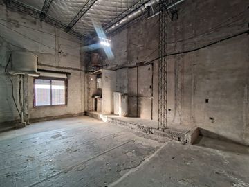 VENTA BLOQUE GALPON +LOCALES+VIVIENDA MERLO