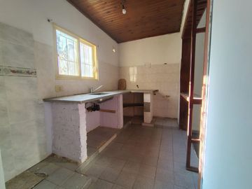 VENTA BLOQUE GALPON +LOCALES+VIVIENDA MERLO