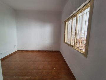 VENTA BLOQUE GALPON +LOCALES+VIVIENDA MERLO