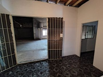 VENTA BLOQUE GALPON +LOCALES+VIVIENDA MERLO