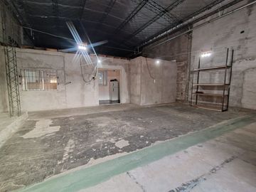 VENTA BLOQUE GALPON +LOCALES+VIVIENDA MERLO