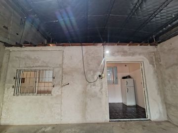 VENTA BLOQUE GALPON +LOCALES+VIVIENDA MERLO