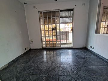 VENTA BLOQUE GALPON +LOCALES+VIVIENDA MERLO