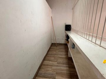 ALQUILER LOCAL COMERCIAL  PABLO PODESTA 110 MTS 2