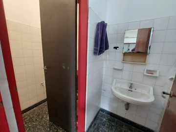 VENTA GALPON 350 m2 CON OFICINAS