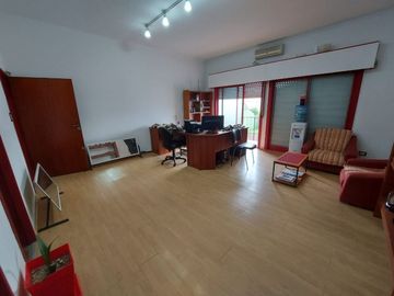 VENTA GALPON 350 m2 CON OFICINAS