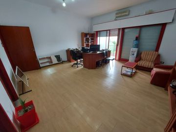 VENTA GALPON 350 m2 CON OFICINAS