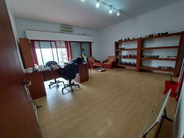 VENTA GALPON 350 m2 CON OFICINAS