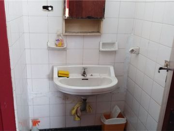 VENTA GALPON 350 m2 CON OFICINAS