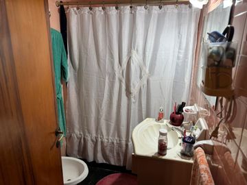 3 AMBIENTES EN LANUSITA C/ COCHERA.-APTO CREDITO