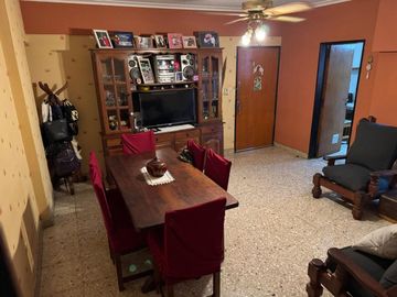 3 AMBIENTES EN LANUSITA C/ COCHERA.-APTO CREDITO