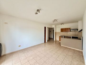 LUMINOSO DEPTO 2 AMB/45 M2/PILETA/BALCON/APTO PROF
